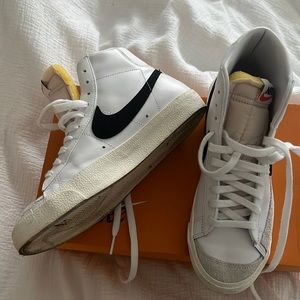 Nike Blazer Mid ‘77 - black/white